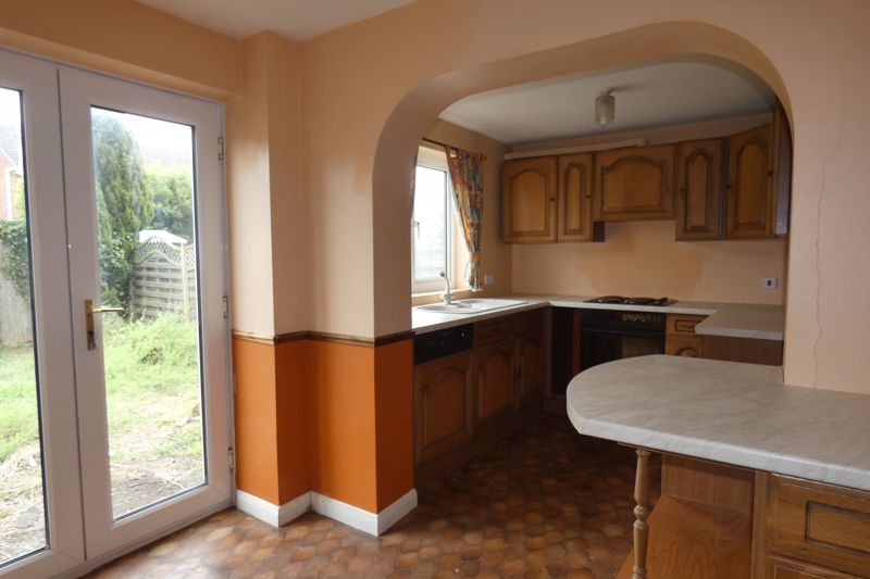 Kitchen/Breakfast- click for photo gallery